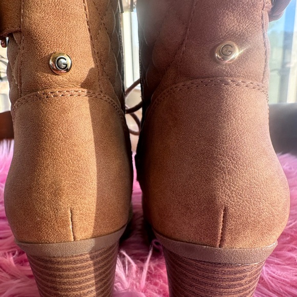 Guess camel color ankle combat boots. 🥾 - Picture 5 of 6